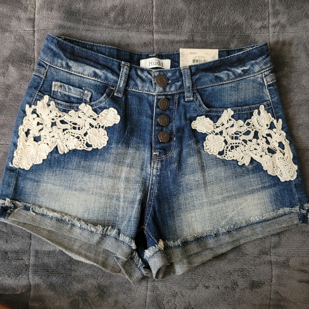 Mudd Mid Rise Lace Jean Shorts Size 3